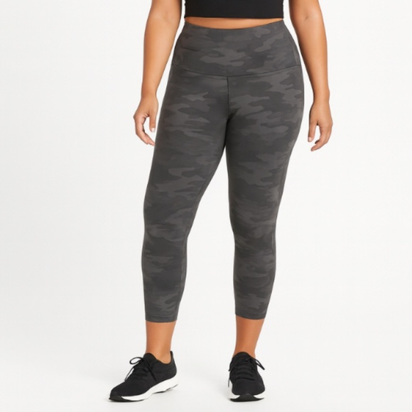 SPANX Grey Camouflage Crop High Rise Leggings Size Medium - Picture 1 of 12